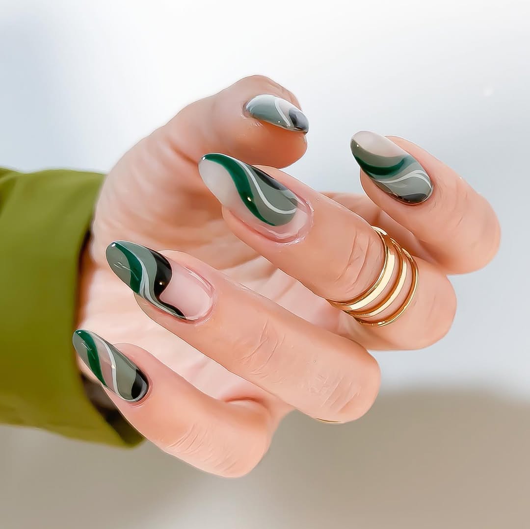 Green Nails Are the Fresh and Chic Trend