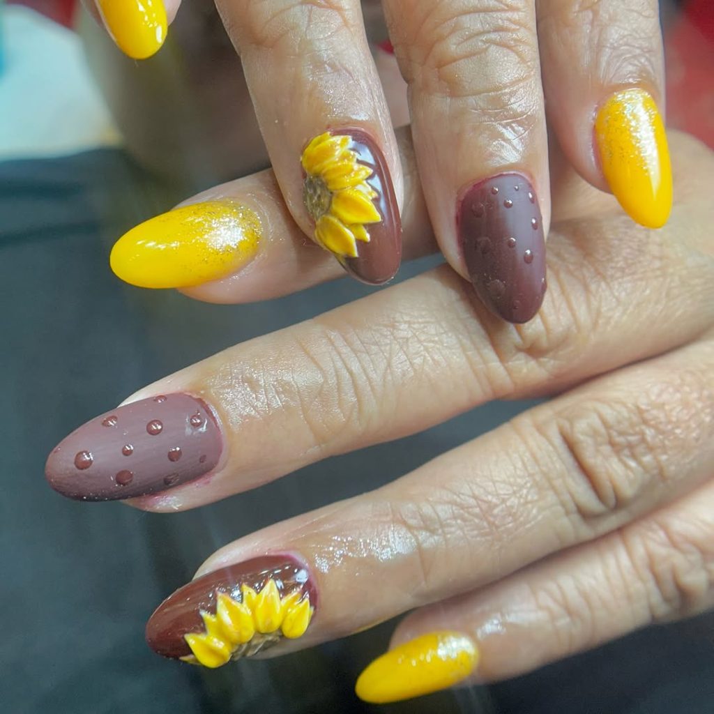 Golden Glow Nails