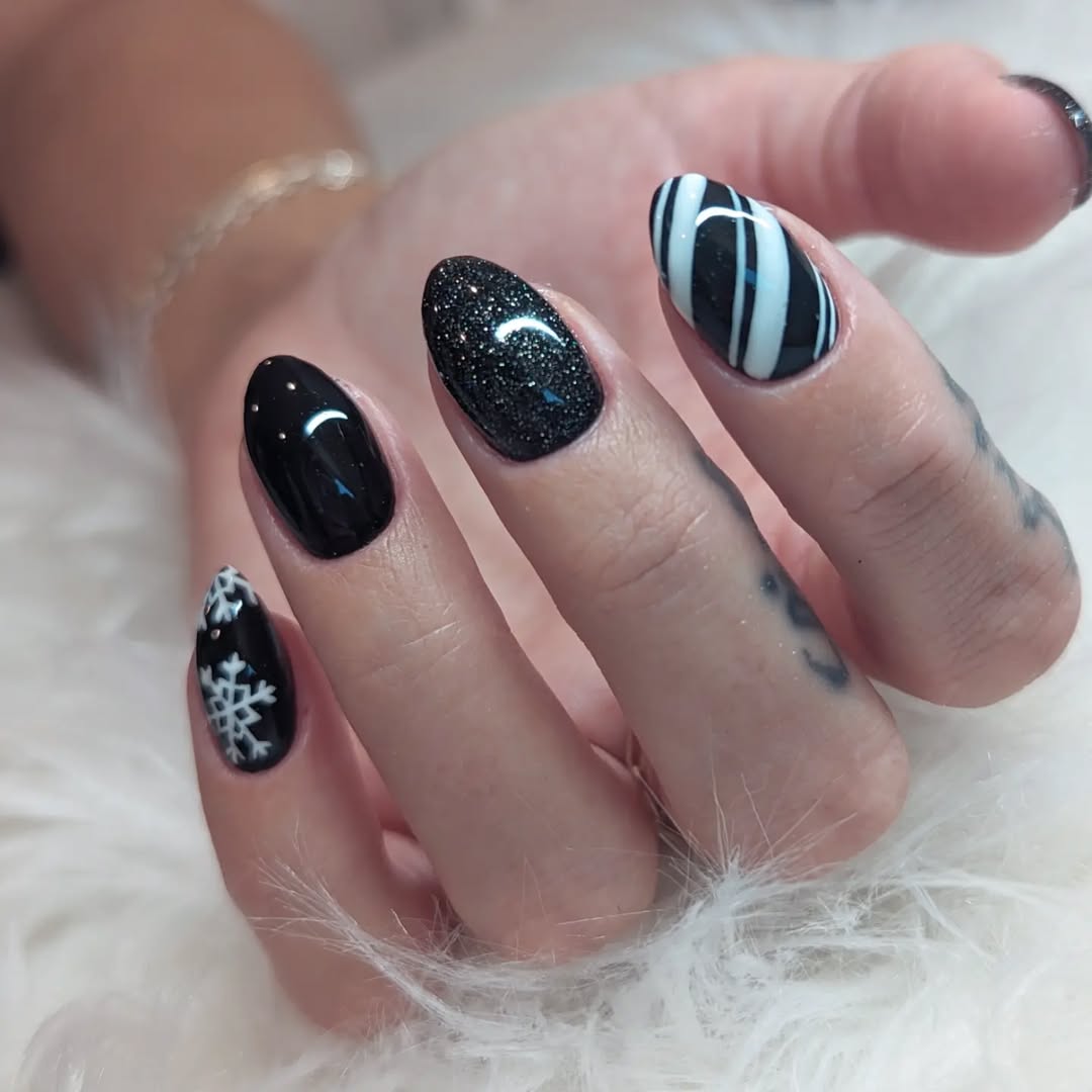 Winter’s Hottest Dark Nail Ideas
