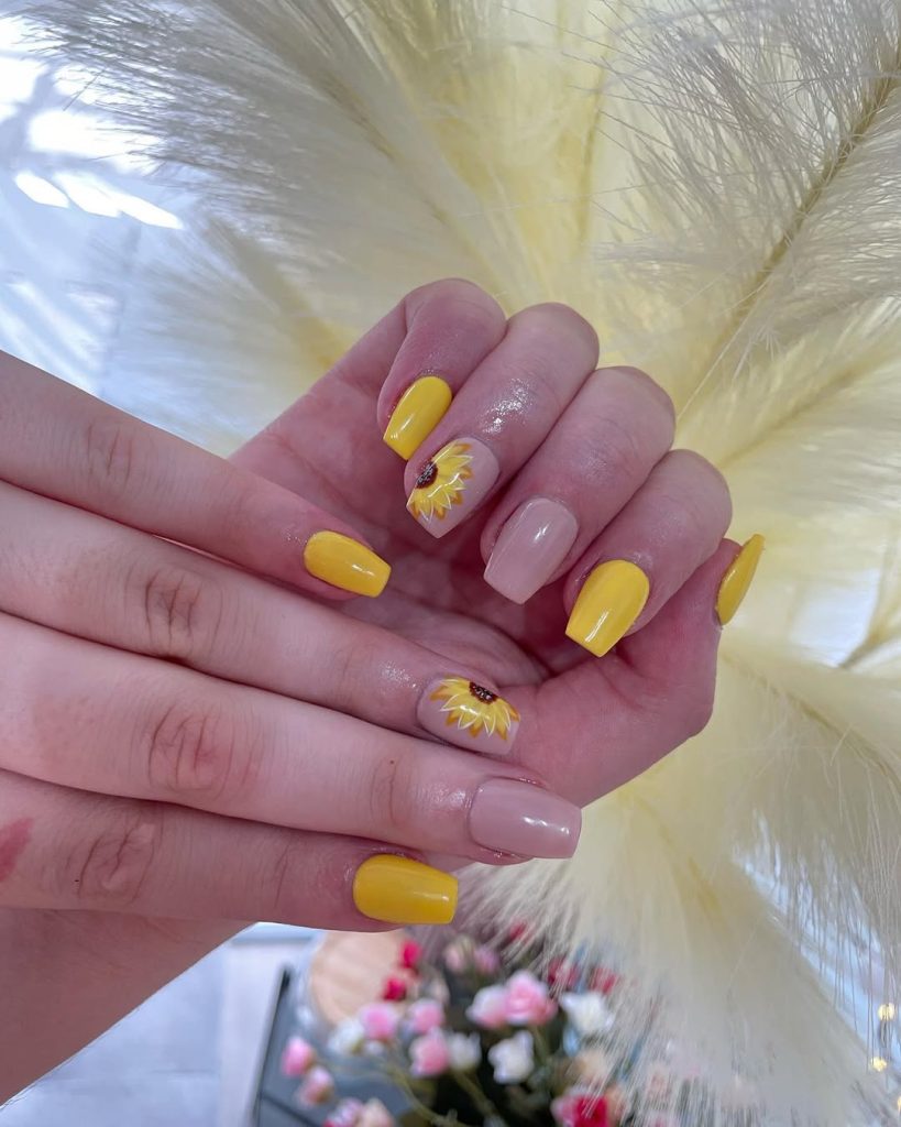 Sunflower Ice Nails